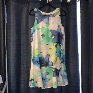 Vince Camuto ruffled sleeveless dress - SZ 10